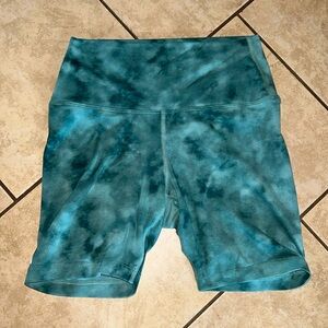 NOBULL 6 inch shorts excellent condition size S